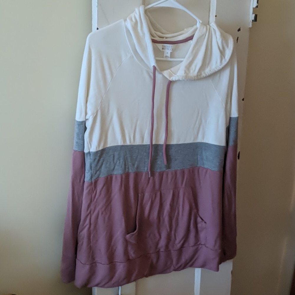Stitch fix top with hood